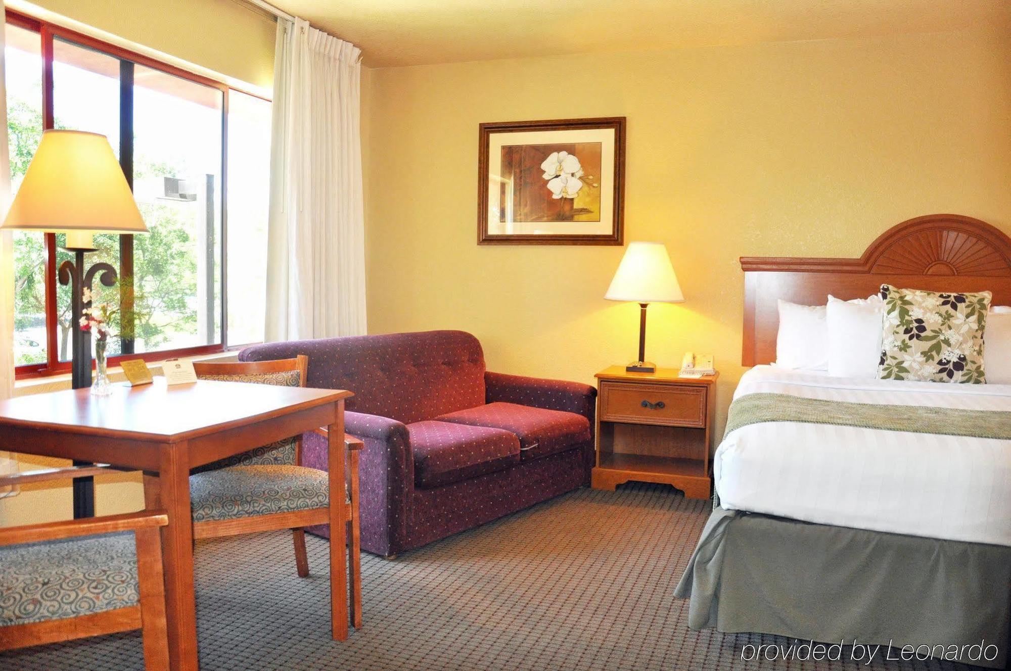 Western Heritage Hotel